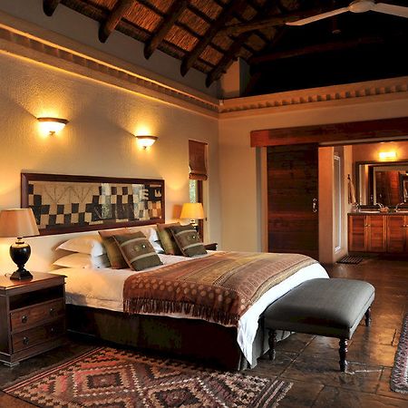 Waterbuck Game Lodge Thornybush Game Reserve Bagian luar foto